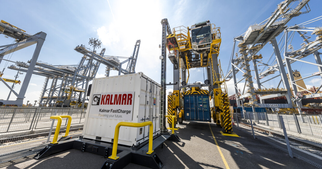 Kalmar electric shuttle carrier powers up at DP World London Gateway