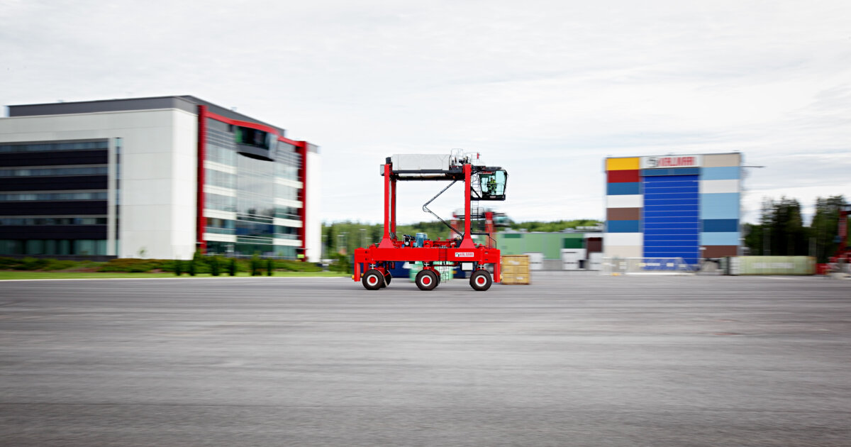 Kalmar semiautomation solution for straddle and shuttle carriers