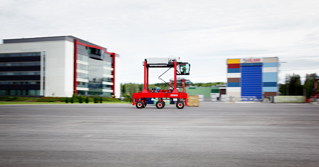 Solid foundation for success: Kalmar semi-automation solution for straddle and shuttle carriers