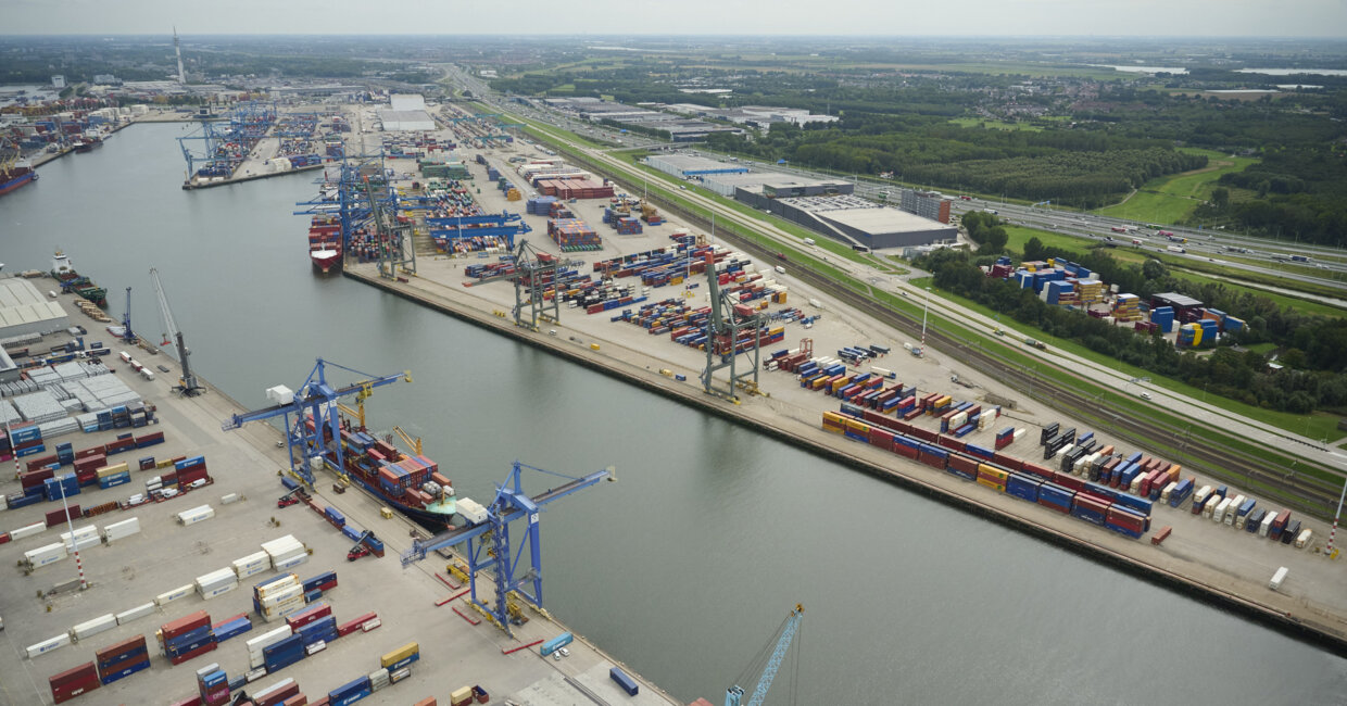 Milestone for cutting CO2: Kalmar’s 600th hybrid straddle carrier to be welcomed in Rotterdam