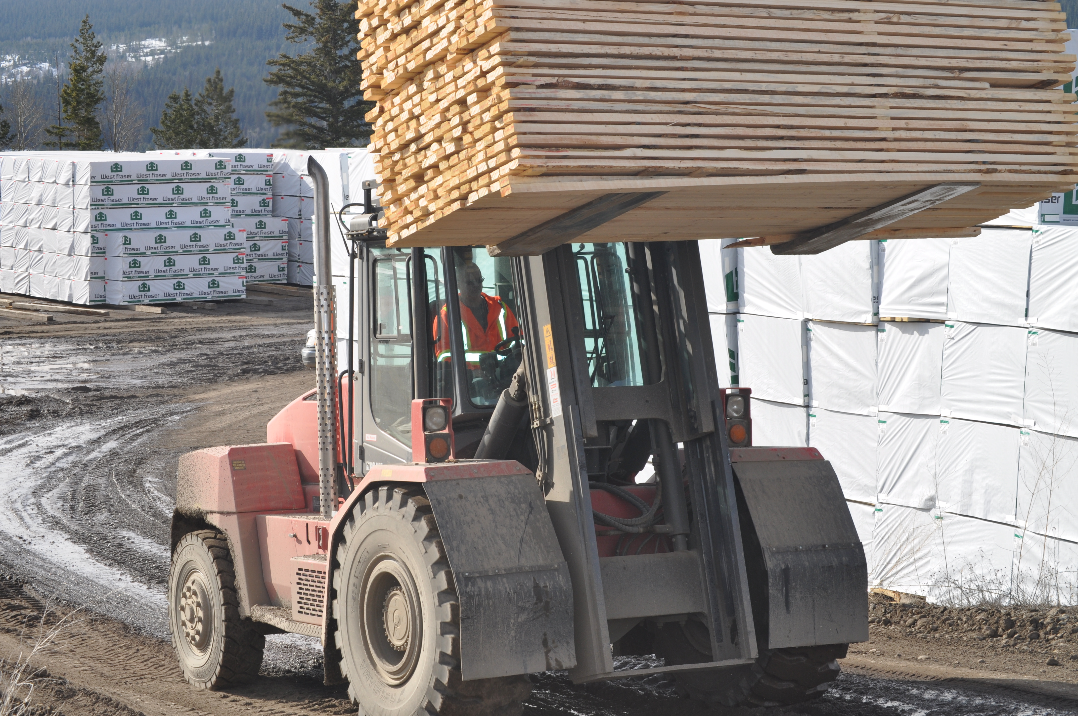 Kalmar launches new electric forklift truck for heavyweight industrial